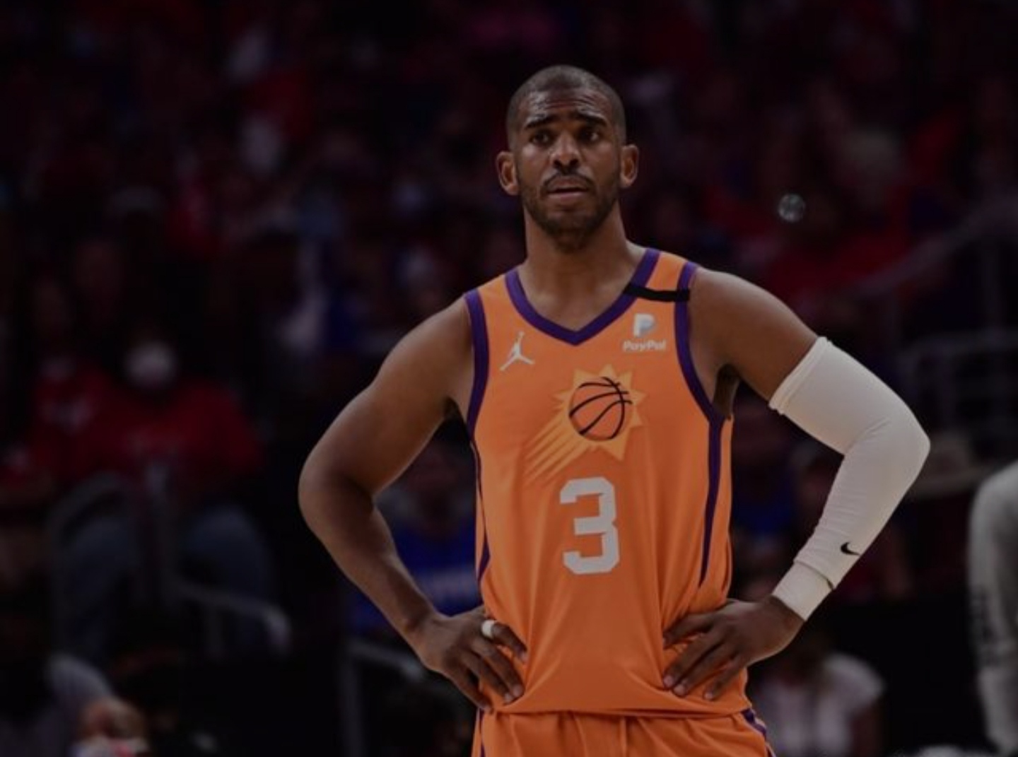 爱游戏体育注册德罗巴在TL比赛中夺冠,出色防守引发热议!