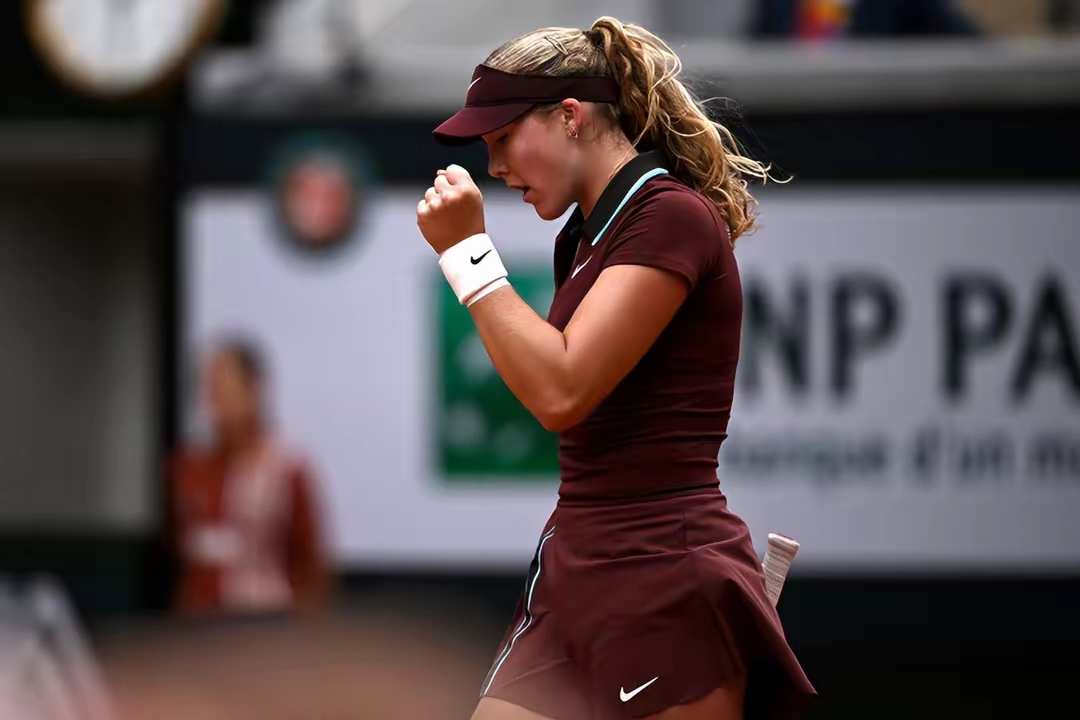 阿扎伦卡重返赛场，晋级下一阶段首场状态出色，IG观众沸腾！