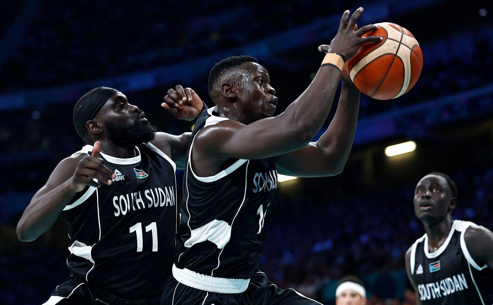 AYX体育平台字母哥新星重要助攻表现突出，塞尔维亚队前途光明！的简单介绍